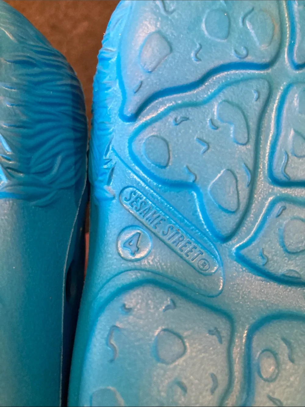 Boys Sesame Street Cookie Monster blue sandals size 4
